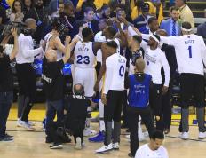 完美电竞-JackeyLove回归赛场，精彩发挥首场状态亮眼，快船观众沸腾！的简单介绍