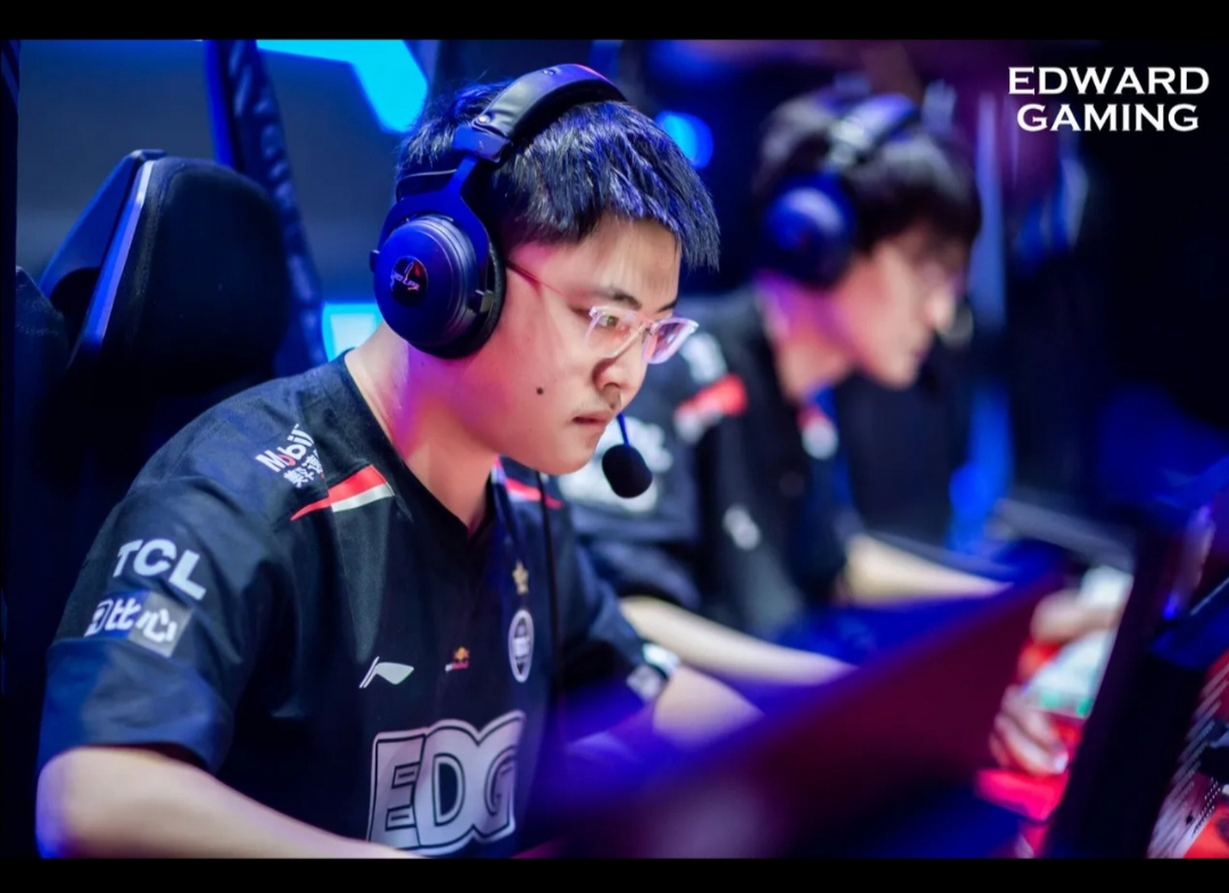 完美电竞-JackeyLove回归赛场,精彩发挥首场状态亮眼,快船观众沸腾!的简单介绍