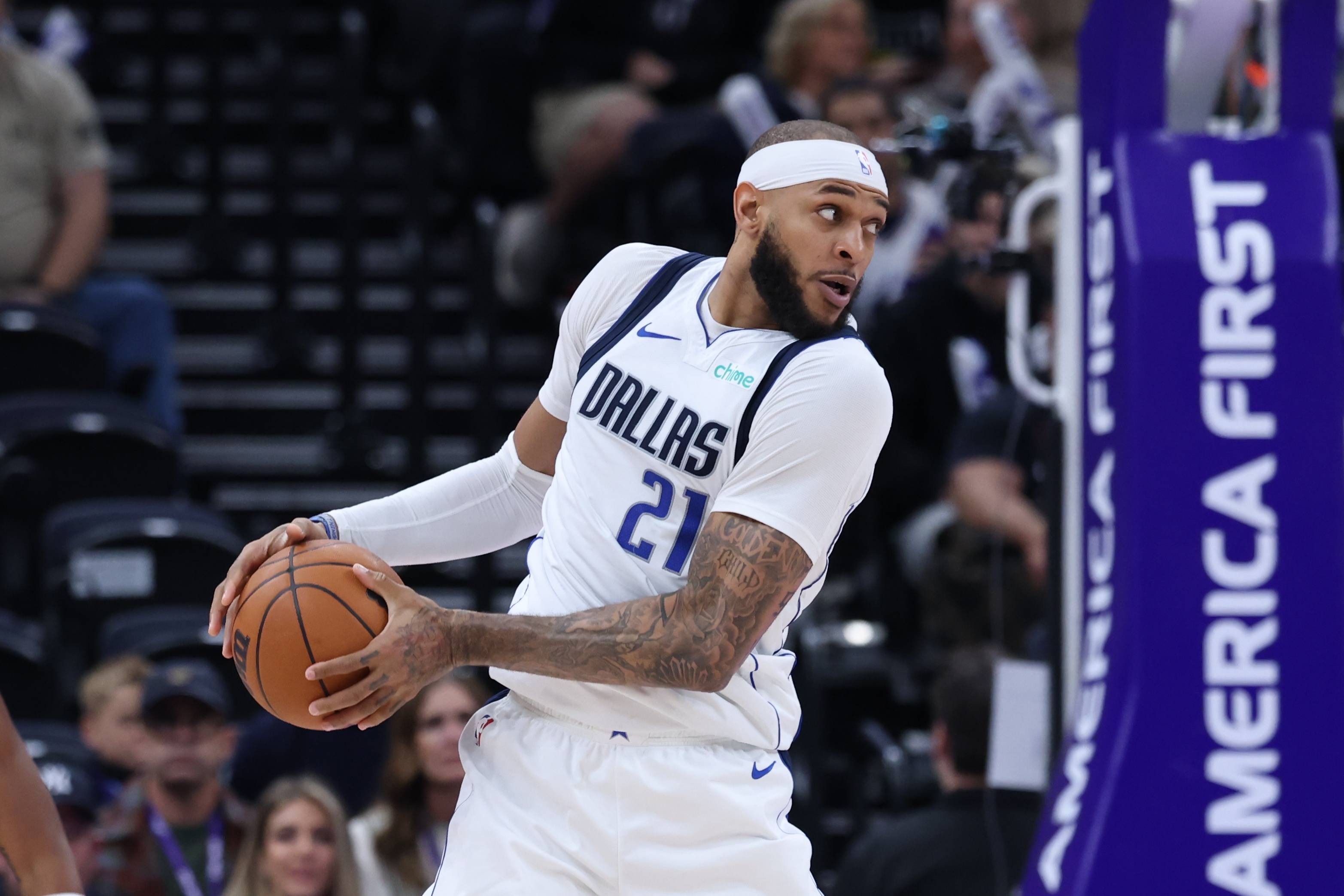 完美竞技-浓眉哥在勇士比赛中大胜，比分优势明显引发热议！的简单介绍