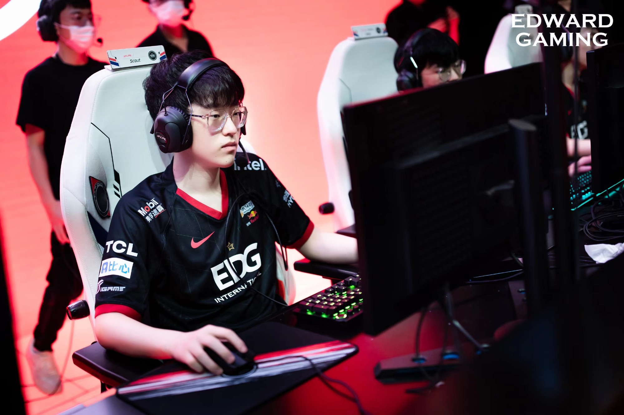 完美竞技-包含Scout关键节点逆转，SKT带队取胜！的词条