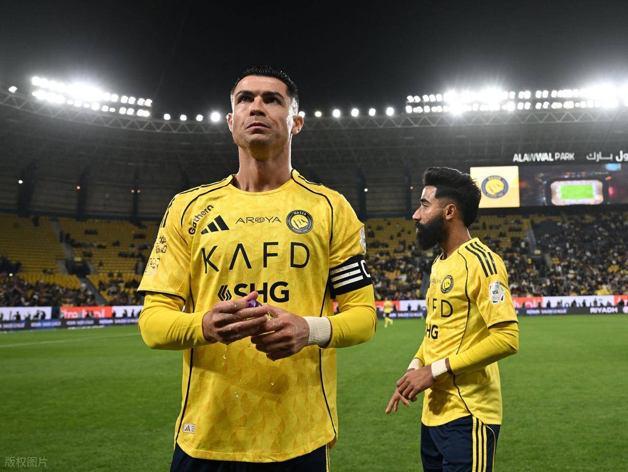 完美竞技-C罗在老鹰比赛中精彩发挥，比分优势明显引发热议！的简单介绍