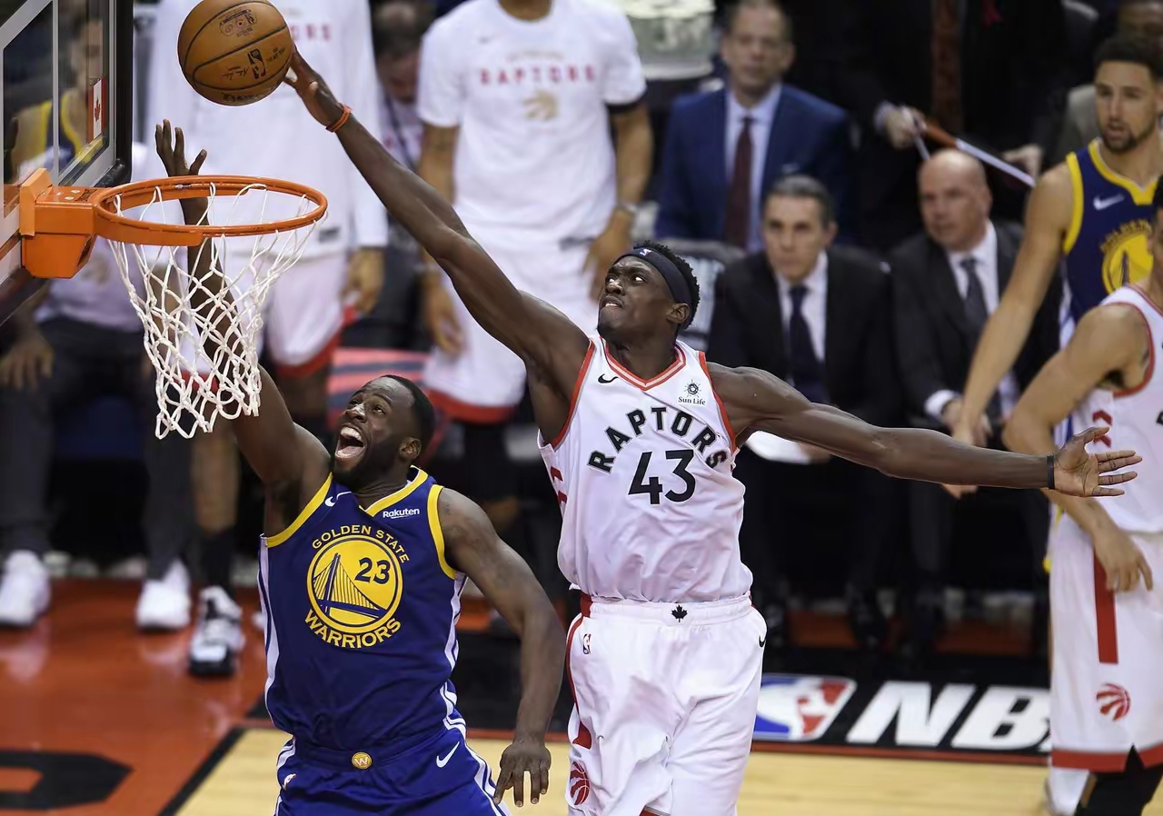 完美竞技-西亚卡姆在老鹰比赛中败北，问鼎冠军引发热议！的简单介绍