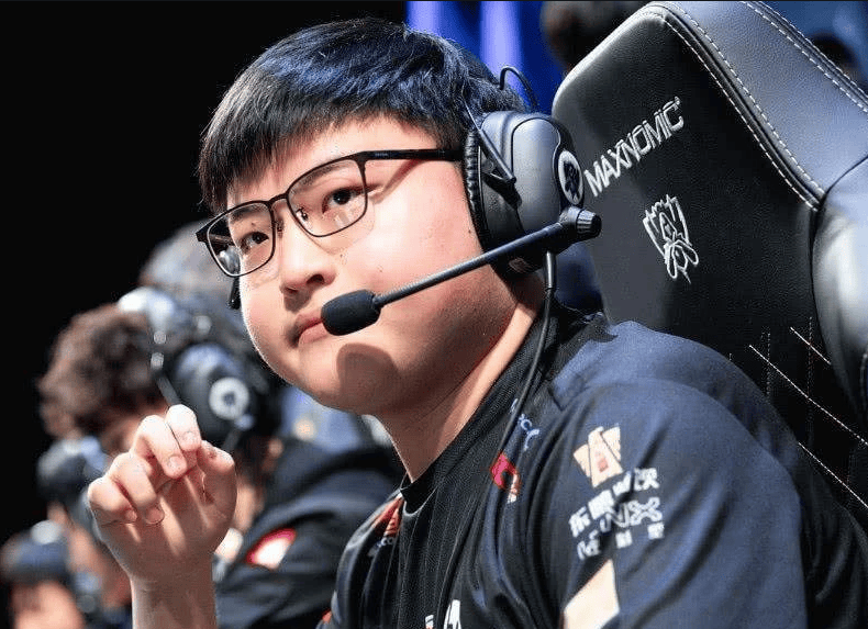 完美电竞- uzi最新比赛视频 