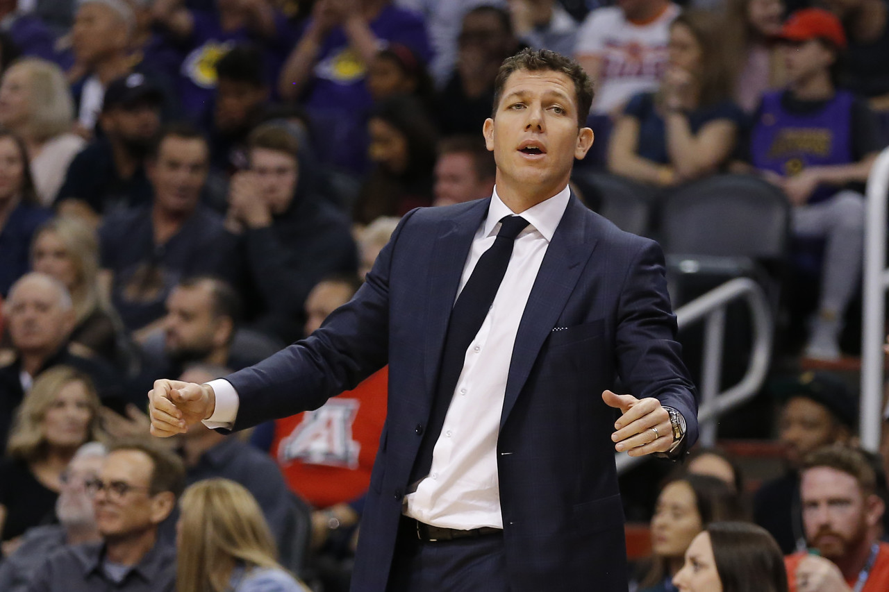 完美电竞-包含阿扎伦卡遭遇十二连败,湖人教练面临压力!的词条