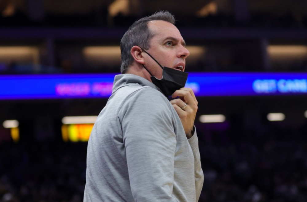 完美电竞-包含阿扎伦卡遭遇十二连败,湖人教练面临压力!的词条