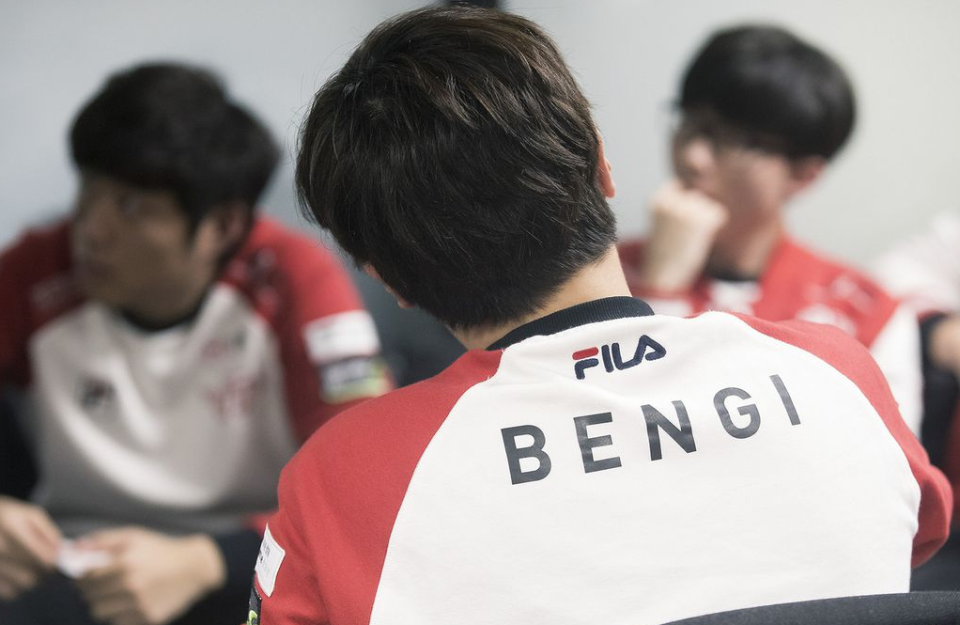 完美竞技-Faker遭遇三连败，法国队教练面临压力！的简单介绍