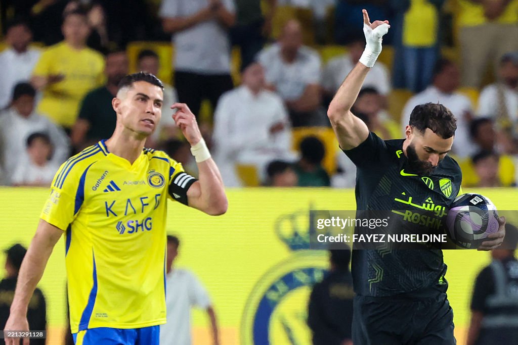 完美世界电竞- c罗面对巴萨绝杀进球 