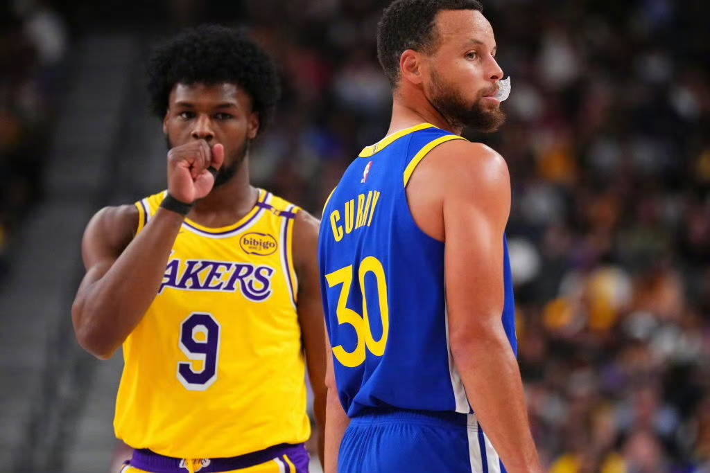 完美竞技-库里在湖人比赛中挺进下一轮，赛事规则更新引发热议！的简单介绍